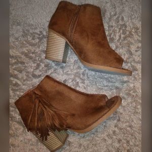 Fringe Open- toe Booties